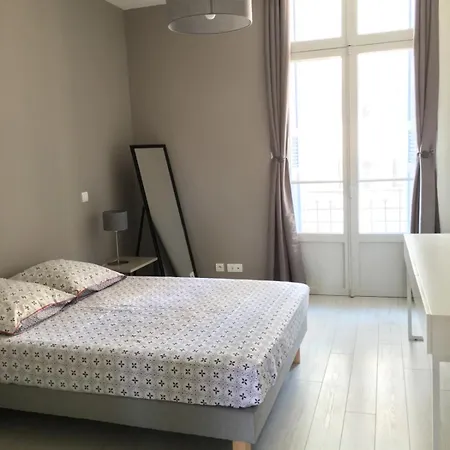 T3 Centre Bright, Balcony, Near Train Station * Perpignan